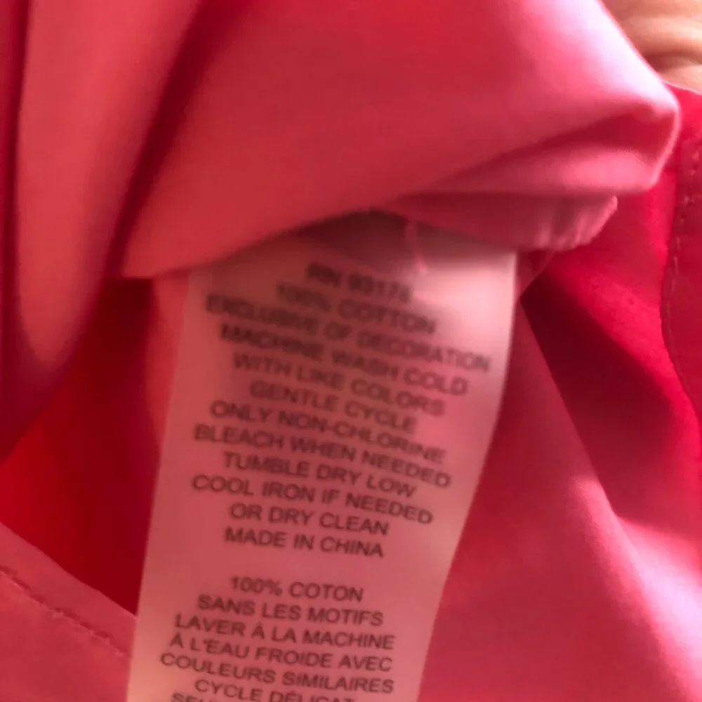 Elie Tahari Pink Eyelet Puff Sleeve Button-down blouse Org. $395 - Picture 10 of 10